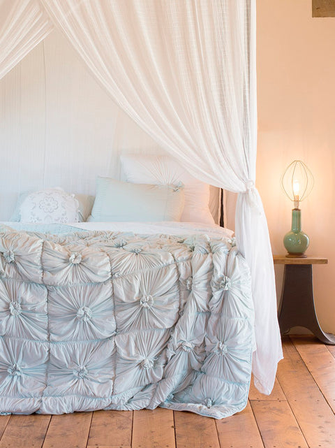 Rosette Quilt Chalk Blue